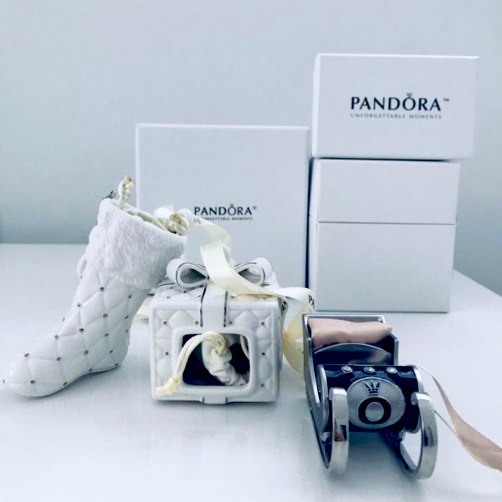 Bundle Pandora 3 NEW Xmas Ornaments in Ceramic with sparkling CZ’s, free sticker